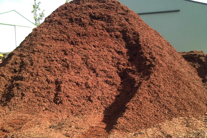 A pile of dirt on top of each other.